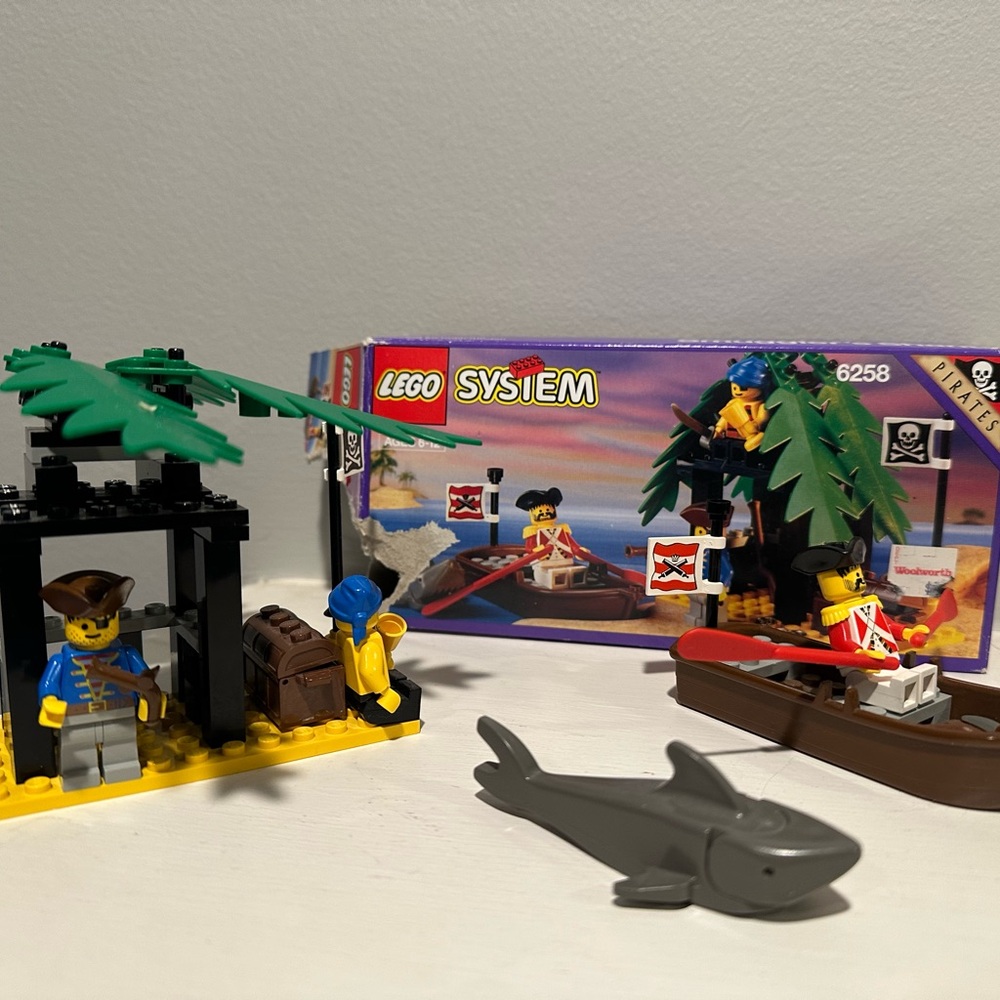Vintage Lego Pirates Set 6258 Smuggler's Shanty | 100% Complete w/Instructions
